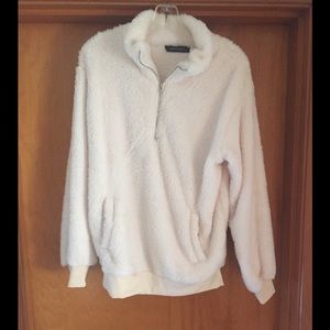 Women’s Medium off-white fleece pullover